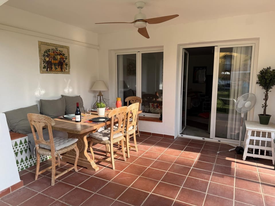 Patio, Dining area