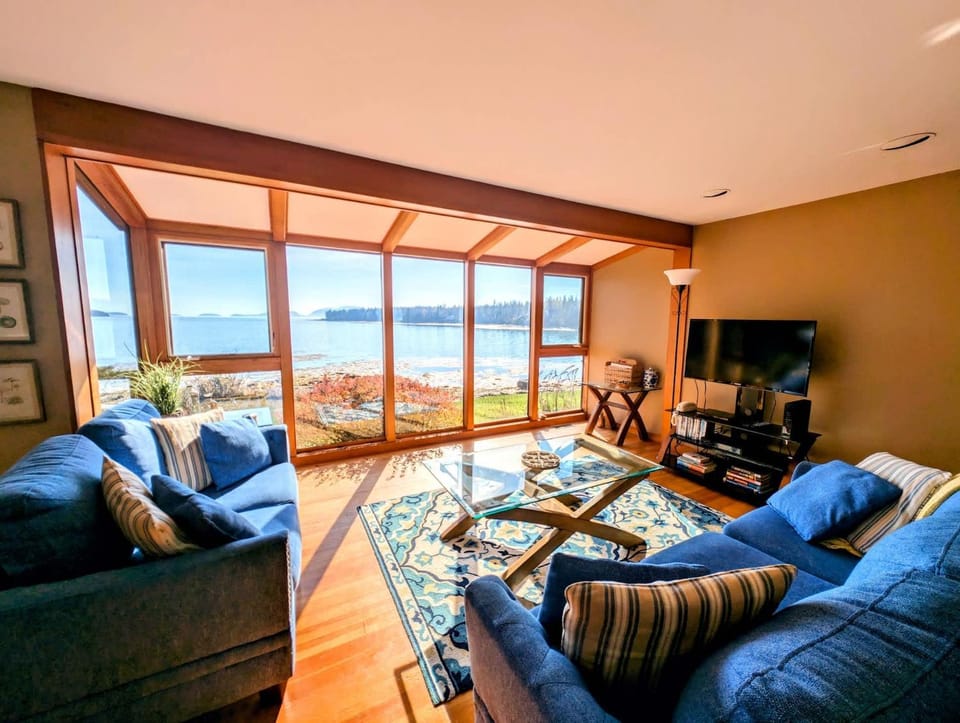 Mark's Waterfront Sea Cottage beach family Acadia House in Sullivan