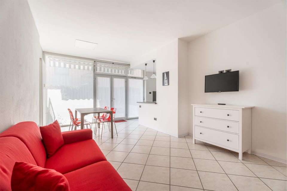 Communal lounge/ TV room, TV and multimedia, Kitchen or kitchenette, Living room, Seating area