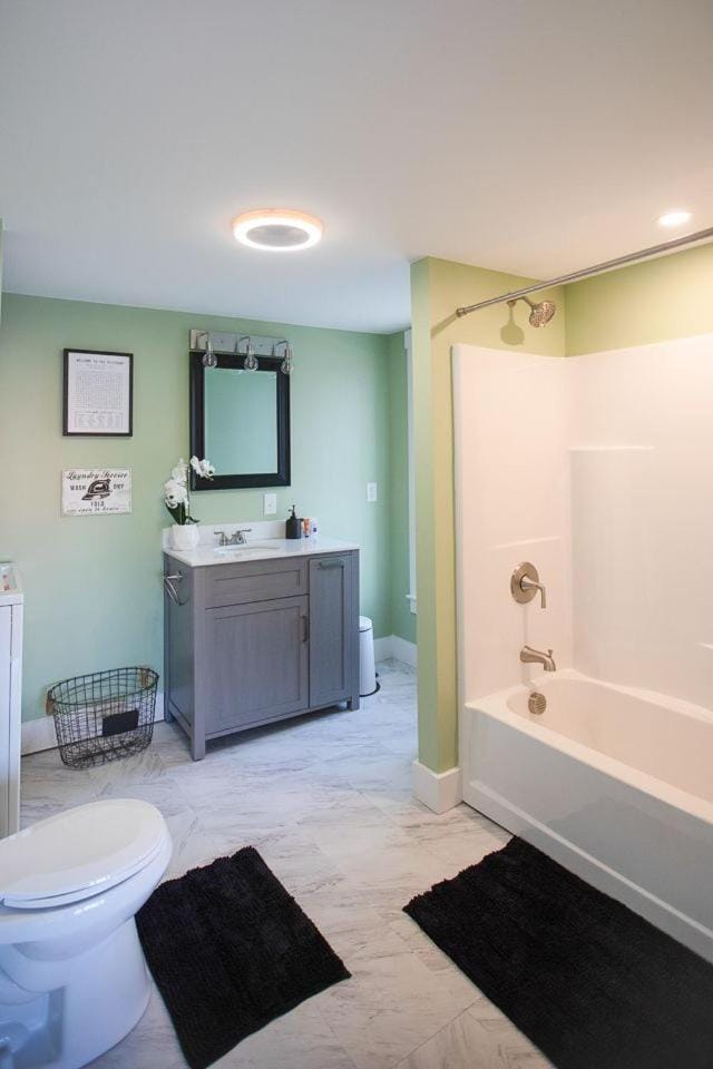 Back Bay Tuckaway Apartment in Wolfeboro