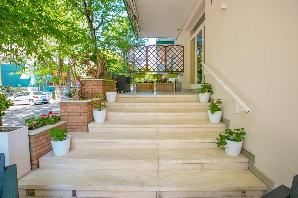 Patio, Spring, Day, Garden