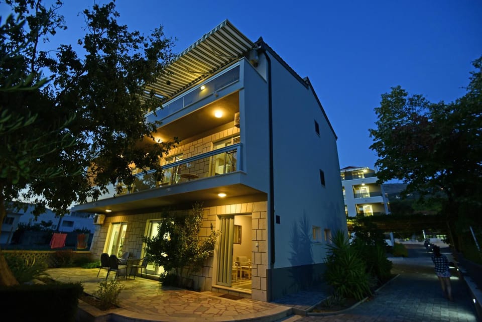 Apartments Vlasic Apartment in Podstrana