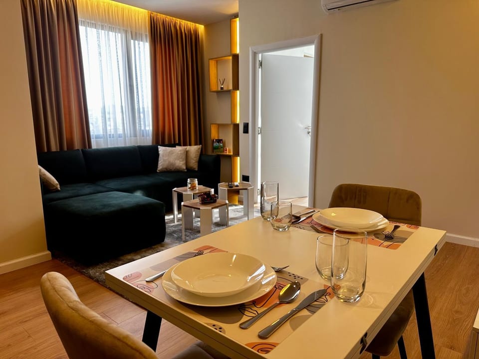 Dining area, Dinner