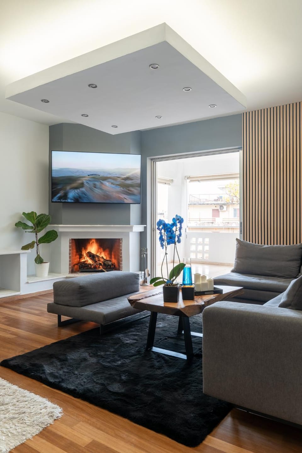 TV and multimedia, Living room, Seating area, flat iron