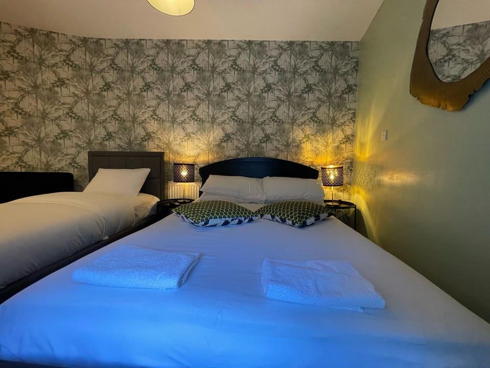 Quiet Triple Studio, King's Cross Apartment in London Borough of Islington