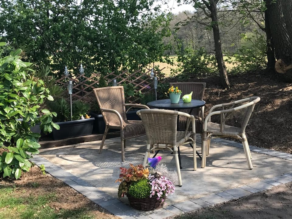 Garden, Seating area