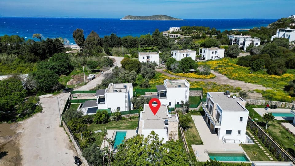 Neighbourhood, Sea view