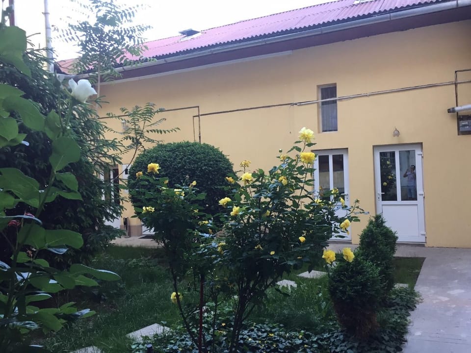 Facade/entrance, Day