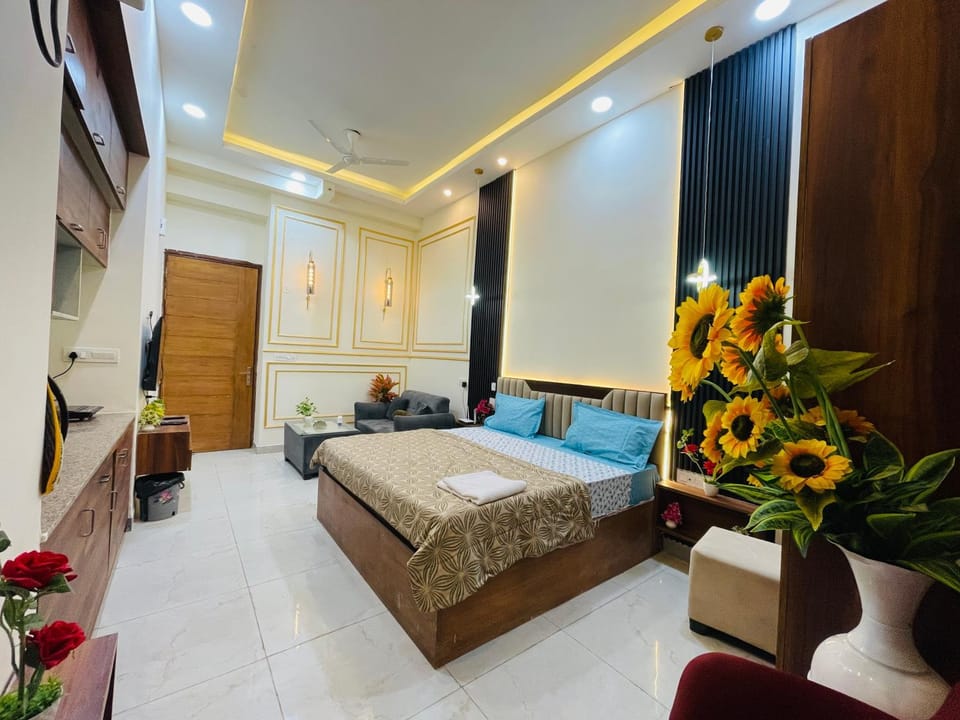 Comfy Gateways Apartment in Noida