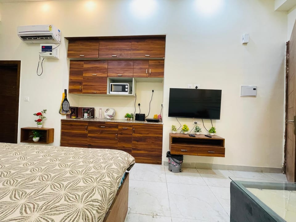 Comfy Gateways Apartment in Noida