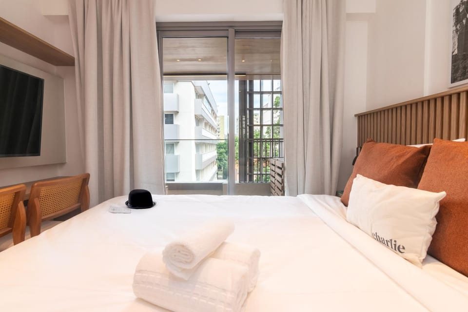 Bed, Day, TV and multimedia, Balcony/Terrace, Photo of the whole room, Bedroom, towels
