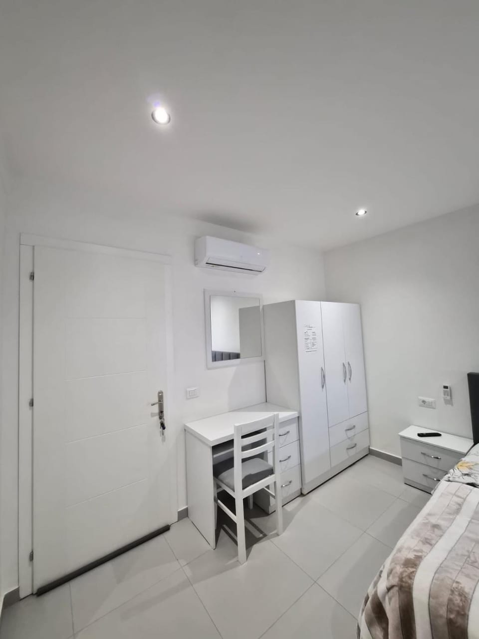 wardrobe, air conditioner