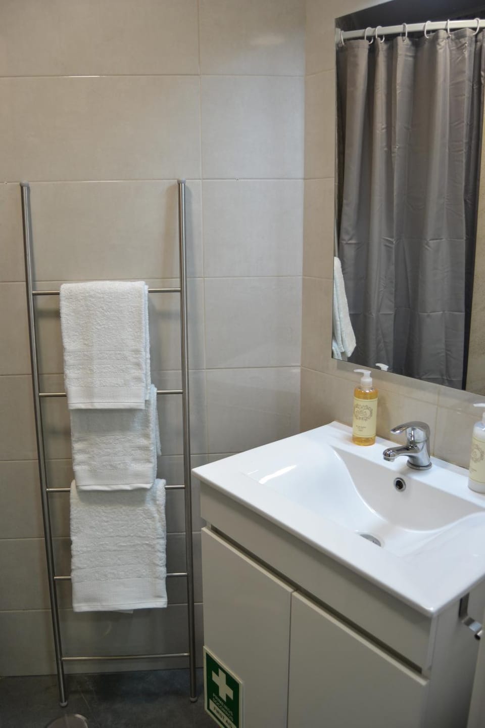 Bathroom, towels