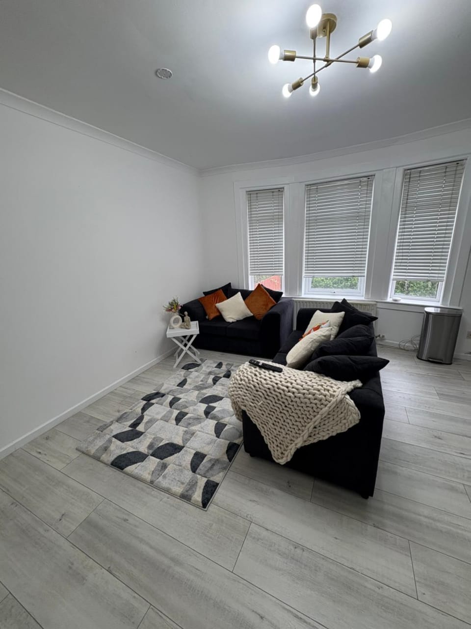 Cozy 3 Bed Home, Free Parking 8 min to City Centre Apartment in Glasgow