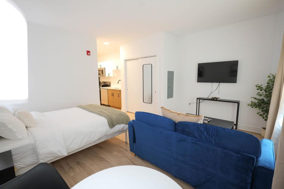 The Platinum Downtown Stamford Studio Getaway Apartment in Stamford