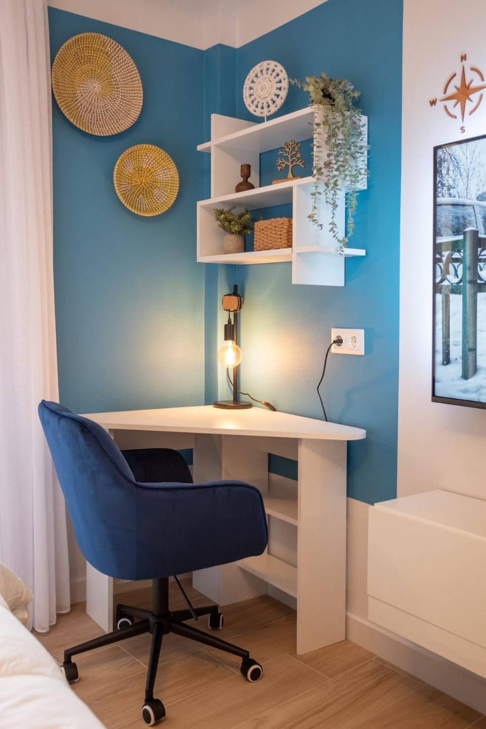 Photo of the whole room, Bedroom