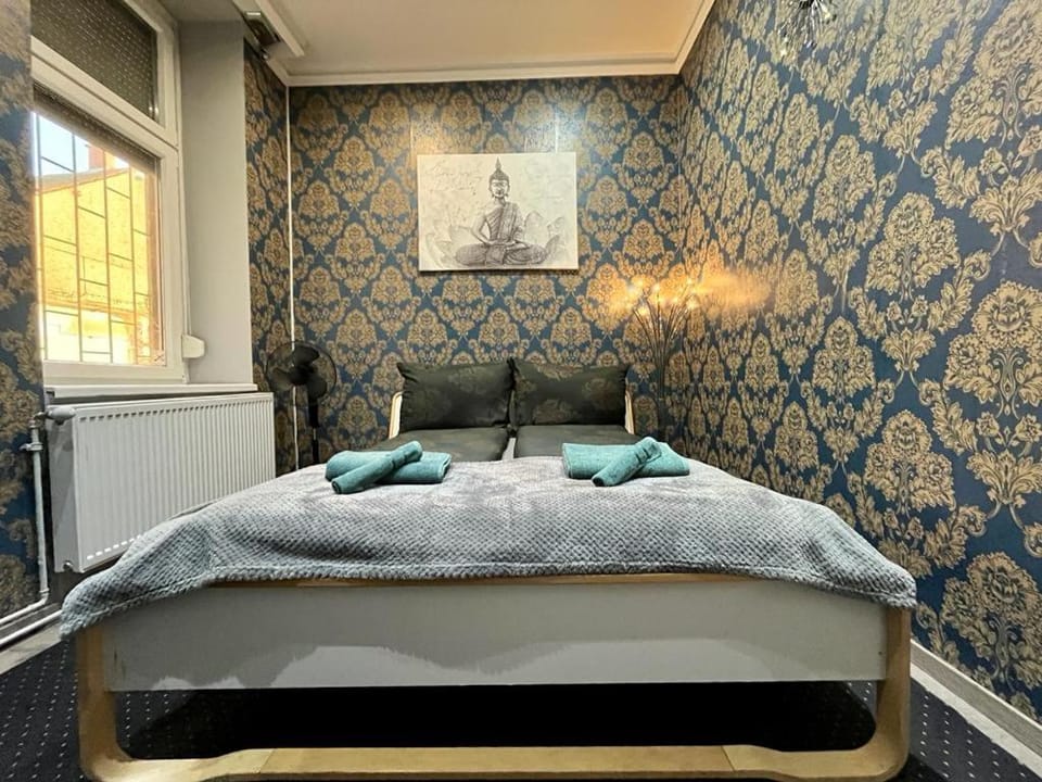 JohnGold Buddha Room Apartment in Hungary
