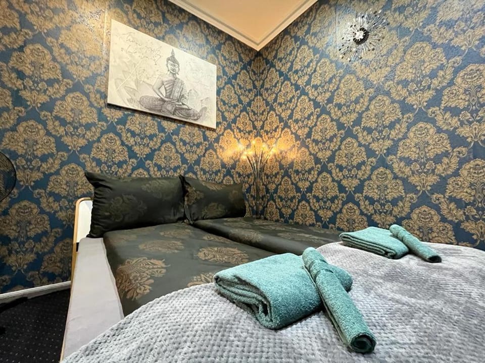 JohnGold Buddha Room Apartment in Hungary
