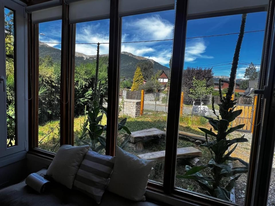 Garden, View (from property/room), Living room, Seating area, Mountain view