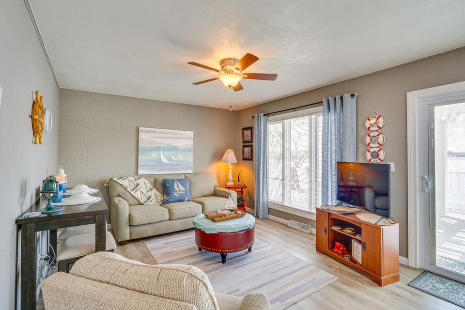 Home on Lake of the Ozarks w/ Private Swim Dock! House in Lake of the Ozarks
