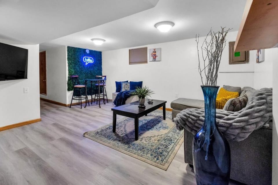 Communal lounge/ TV room, Game Room, TV and multimedia, Evening entertainment