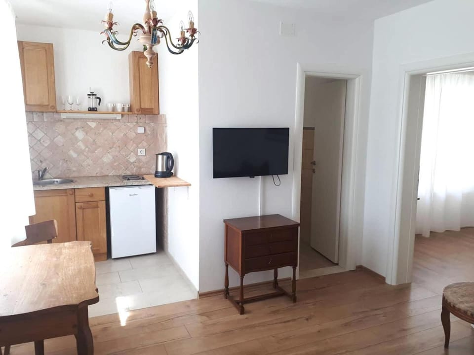 TV and multimedia, Dining area
