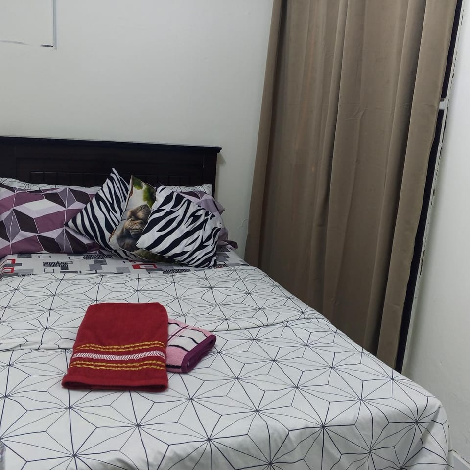 Bedroom, towels