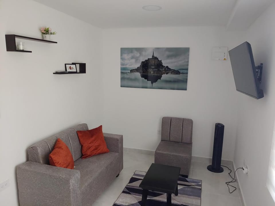 Communal lounge/ TV room