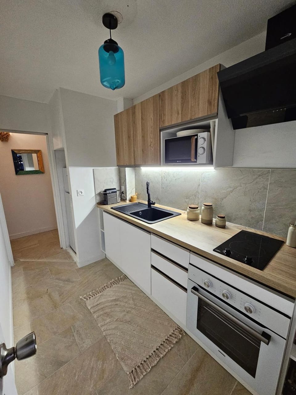 Coffee/tea facilities, Kitchen or kitchenette, dishwasher, microwave, oven, stove, toaster