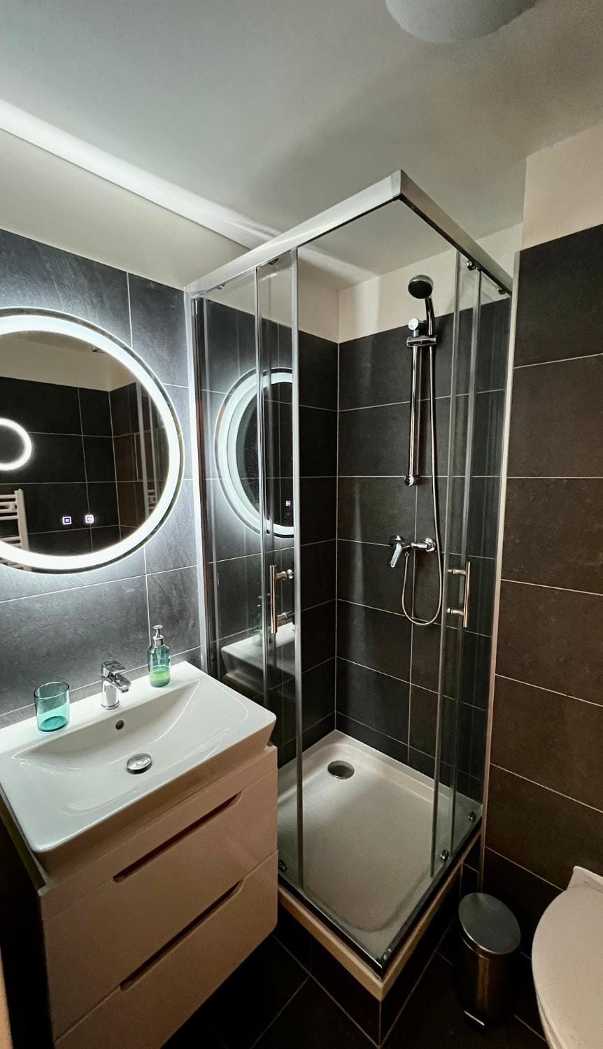 Studio apartments Kubanske Apartment in Prague