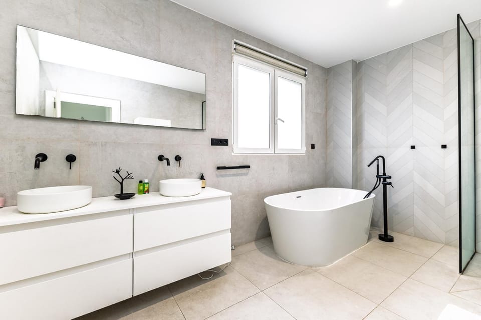 Shower, Toilet, Bathroom, Bath, towels