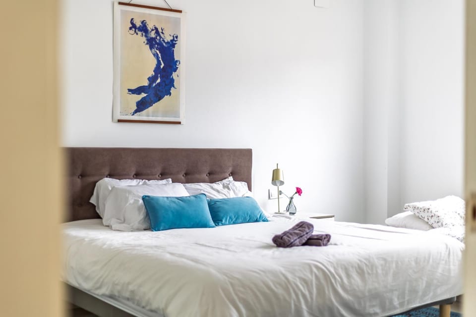 Bed, Photo of the whole room, Bedroom