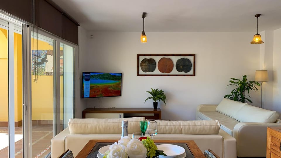 Communal lounge/ TV room