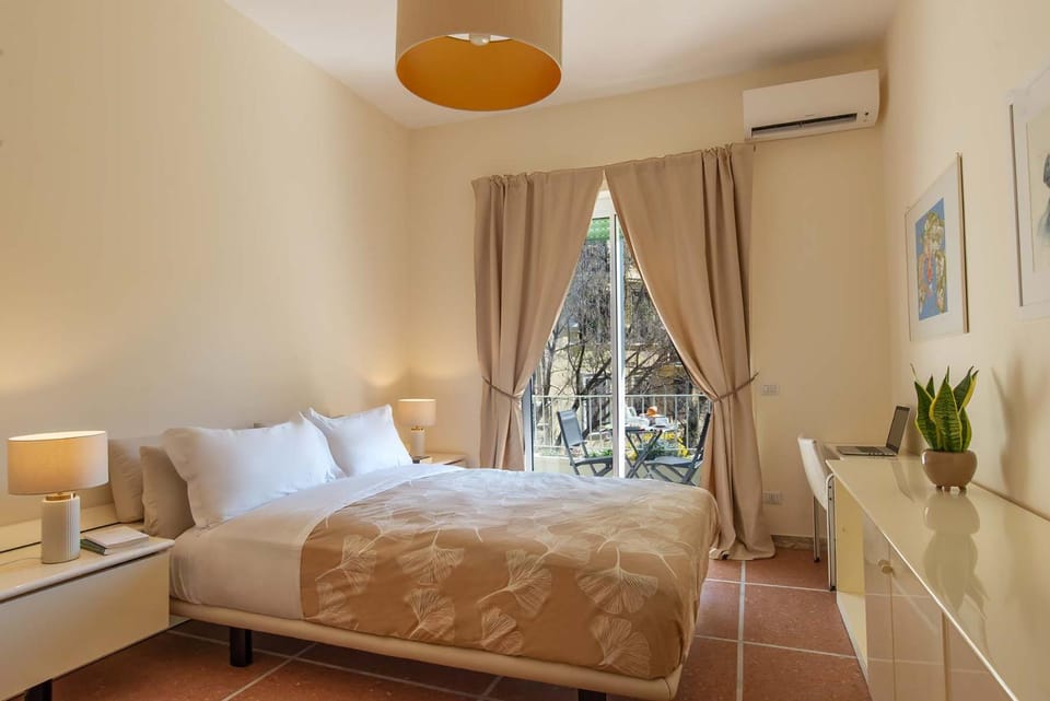 Balcony/Terrace, Bedroom, air conditioner