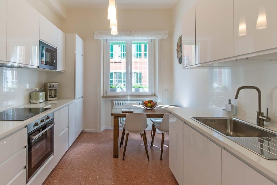 Dining area, microwave, oven, toaster, kitchen