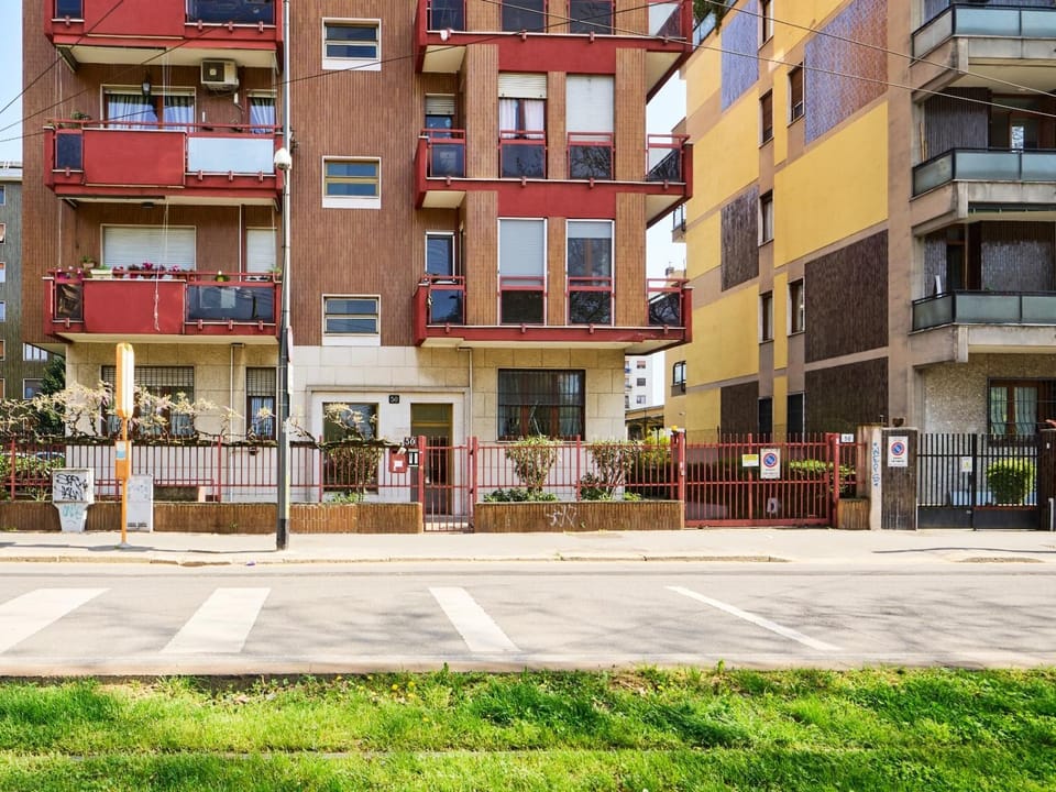 Property building, Day, Neighbourhood, Garden, City view, Street view