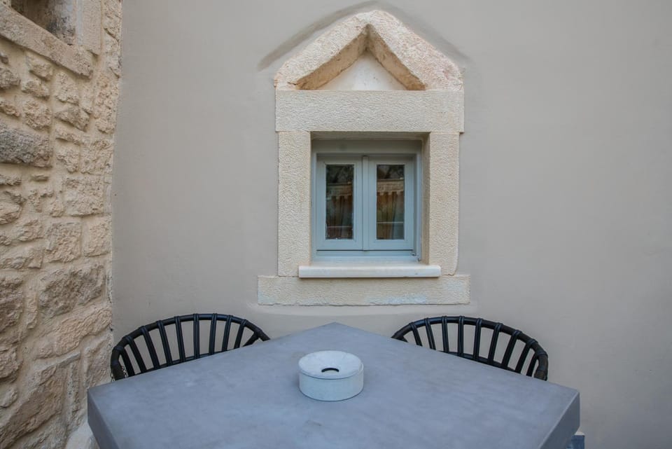 Patio, Facade/entrance, Balcony/Terrace, Dining area