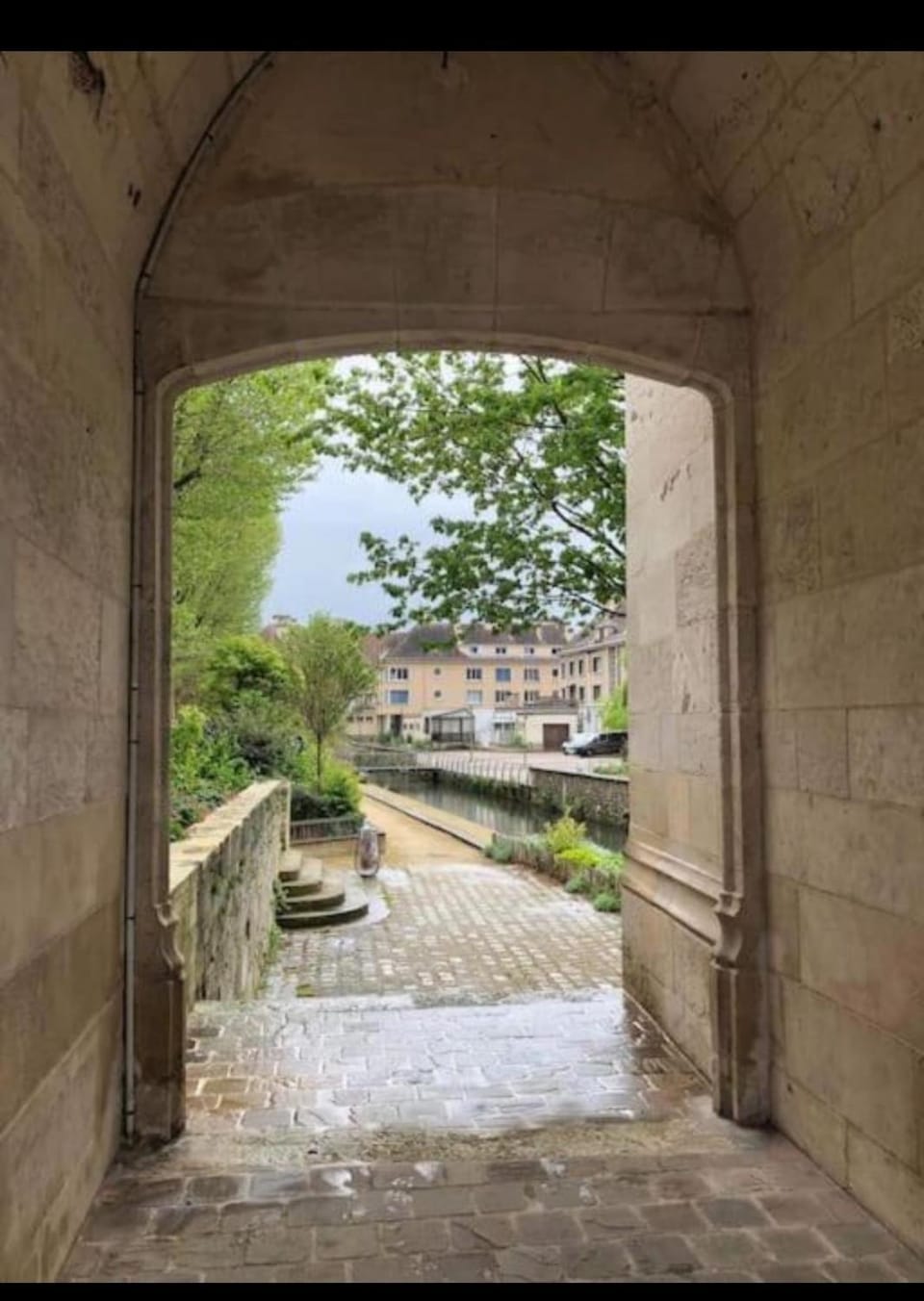 Evreux ground floor apartment,jardin,proche hyper centre Apartment in Normandy