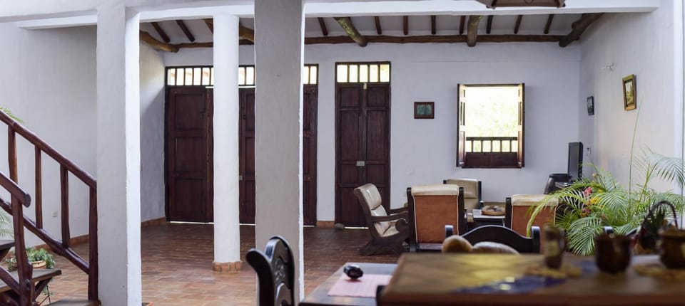 Coffee/tea facilities, Kitchen or kitchenette, Dining area, On site