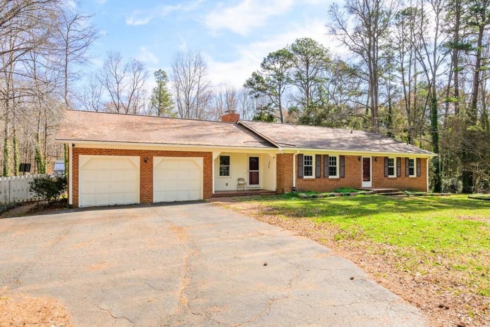 BloomingFarmsStay,Sleeps 9,GameRoom,FirePit,Grill House in Kannapolis