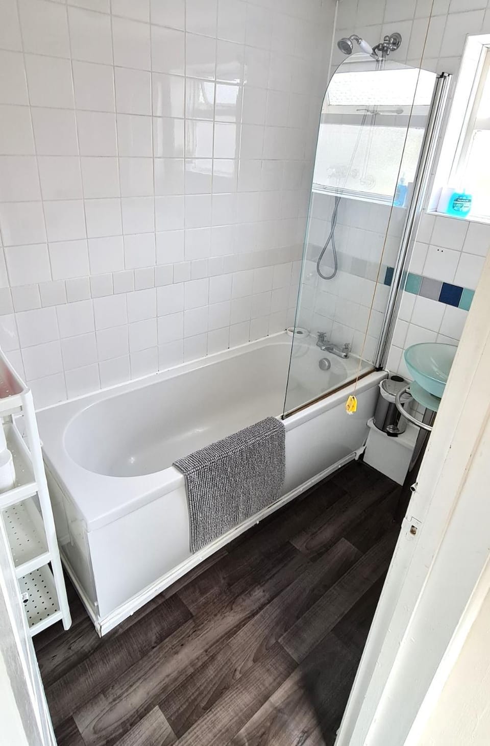 Ruby Retreat - Entire House - WiFi - 4 Bed - Garden House in Maidstone
