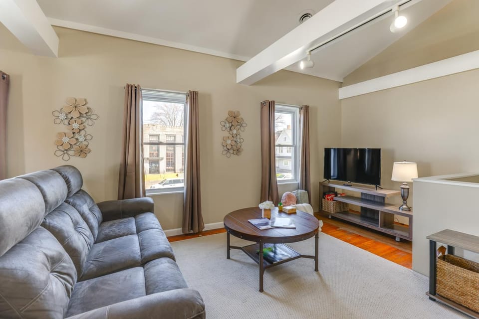 Walk to Dtwn: Seneca Falls Apt w/ Fire Pit! Apartment in Finger Lakes