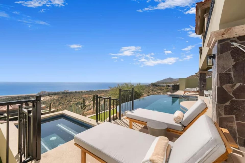 4BD Oceanfront Montecristo Estates Villa Villa in Cabo San Lucas