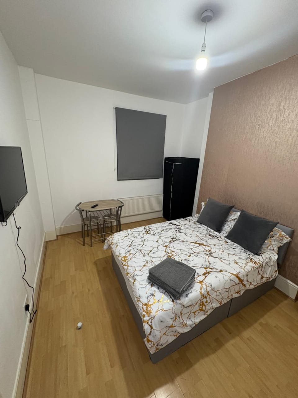 Cosy room 4 s Bed and Breakfast in London Borough of Croydon