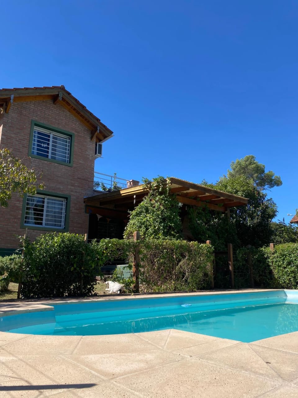 Property building, Day, Pool view, Swimming pool