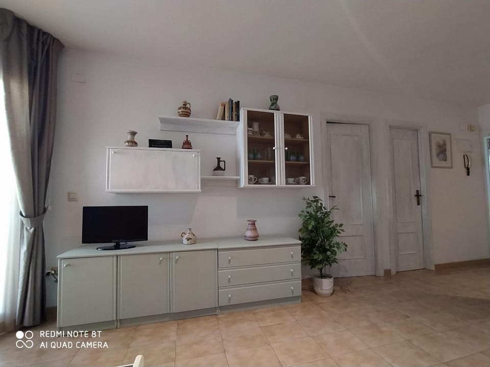 Playa de Gandía un dormitorio, piscina, A-A, cochera cerrada y Parking Bicis - ES-314-28 Apartment in Safor