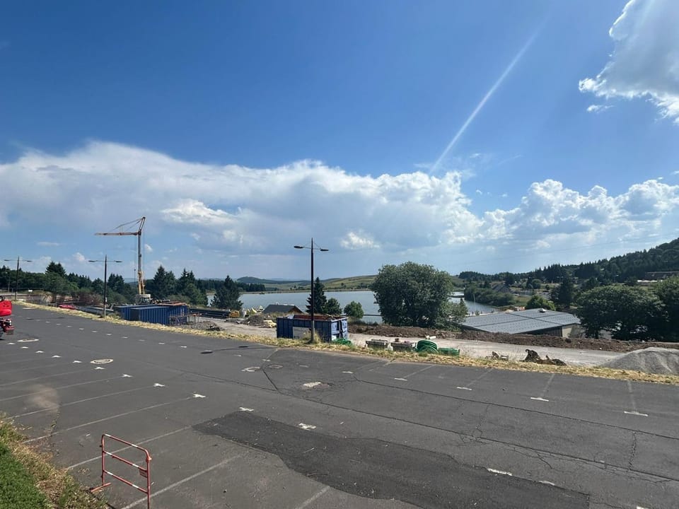 Studio au centre, accès direct piste, parking gratuit - FR-1-814-106 Apartment in Besse-et-Saint-Anastaise