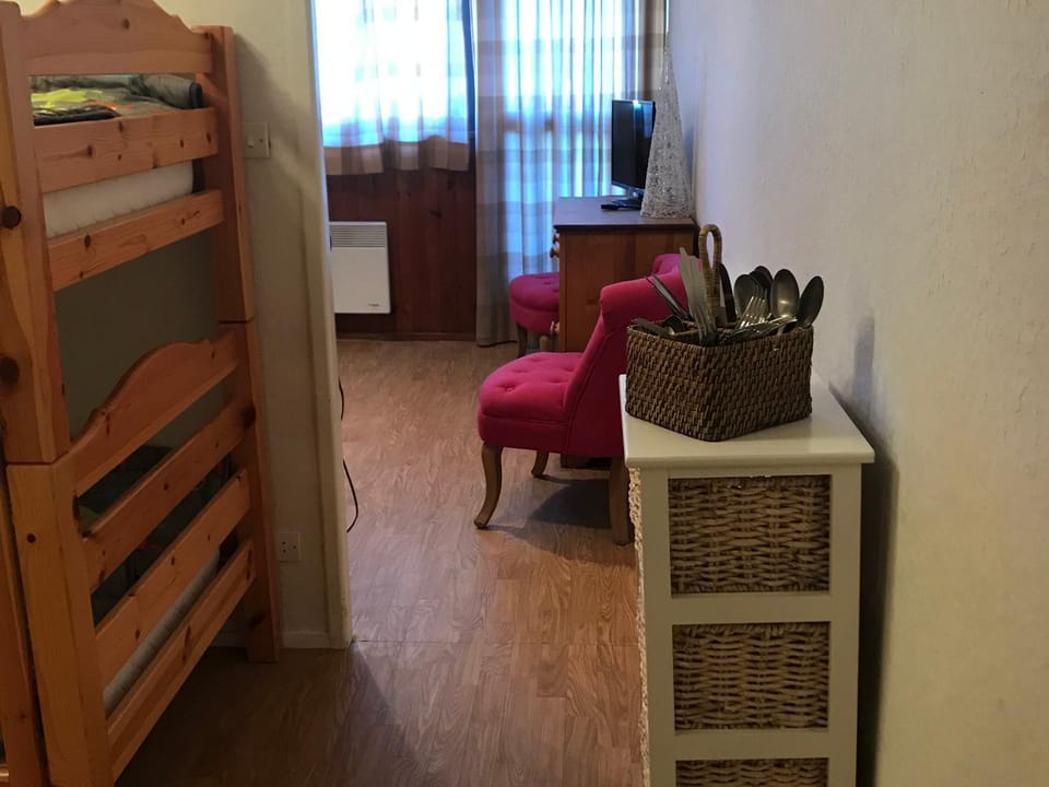 Studio sur les pistes à Super Besse - FR-1-814-108 Apartment in Besse-et-Saint-Anastaise