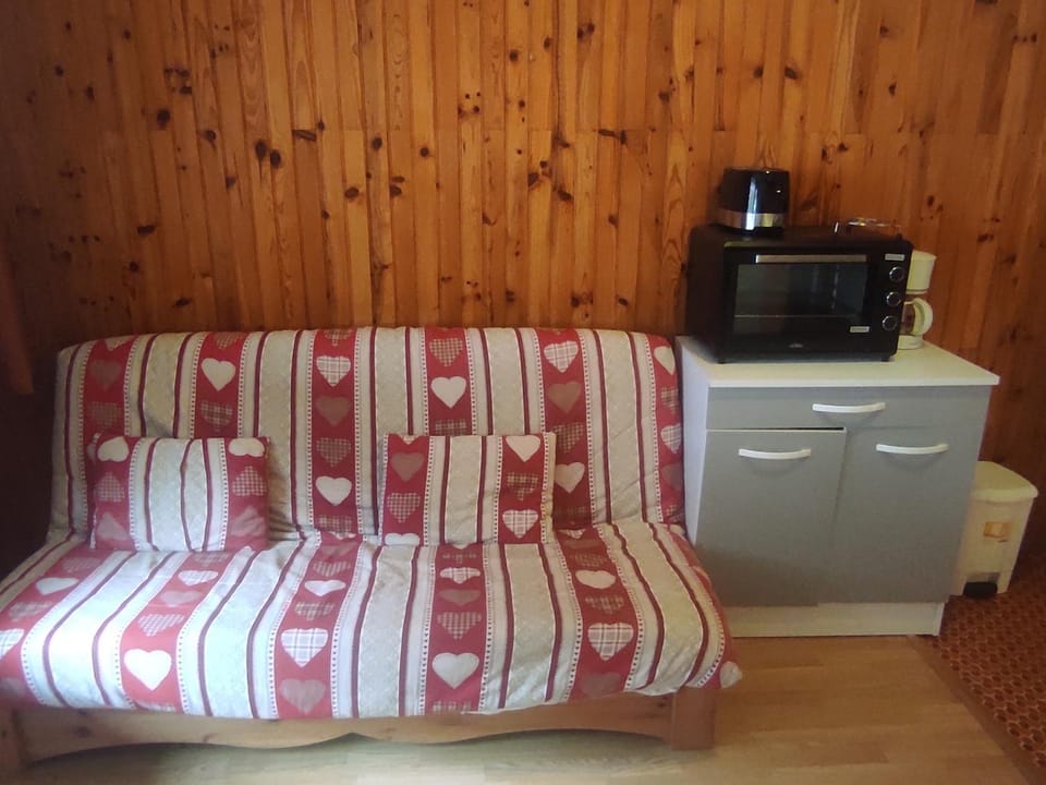 Studio confortable 4 pers, centre station Super Besse, aux pieds des pistes Apartment in Besse-et-Saint-Anastaise