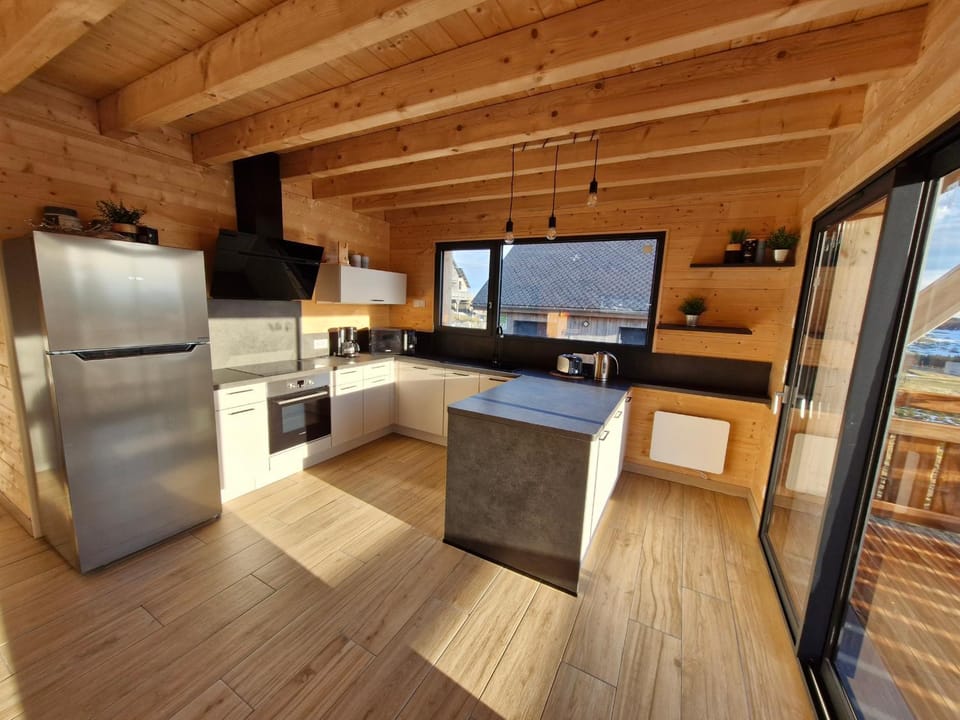 Chalet moderne pour 14 pers avec parking privé - FR-1-814-121 Chalet in Besse-et-Saint-Anastaise